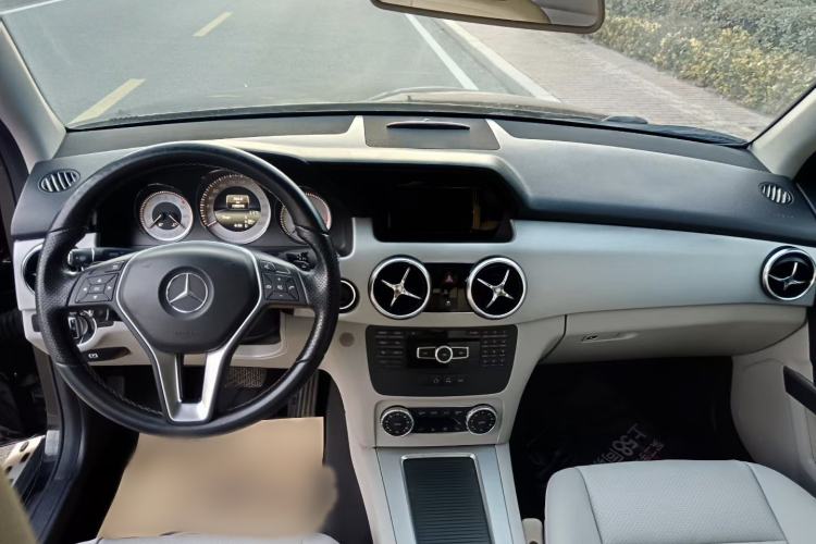 Used Mercedes-Benz GLK-Class 2014 GLK 260 4MATIC Dynamic Model
