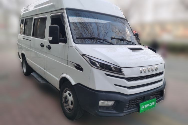 Used Iveco Daily 2023 2.5T A37M1 Long Wheelbase Mid-Roof Dual-Tire Side-Sliding Doors 5-9 Seats