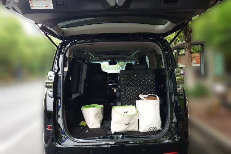 Used Toyota Vellfire 2020 Dual-Engine 2.5L HV Luxury Edition Trunk