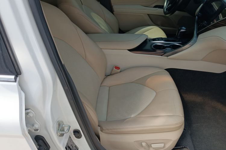 Used Toyota Camry 2019 2.0G Luxury Edition China VI Standard
