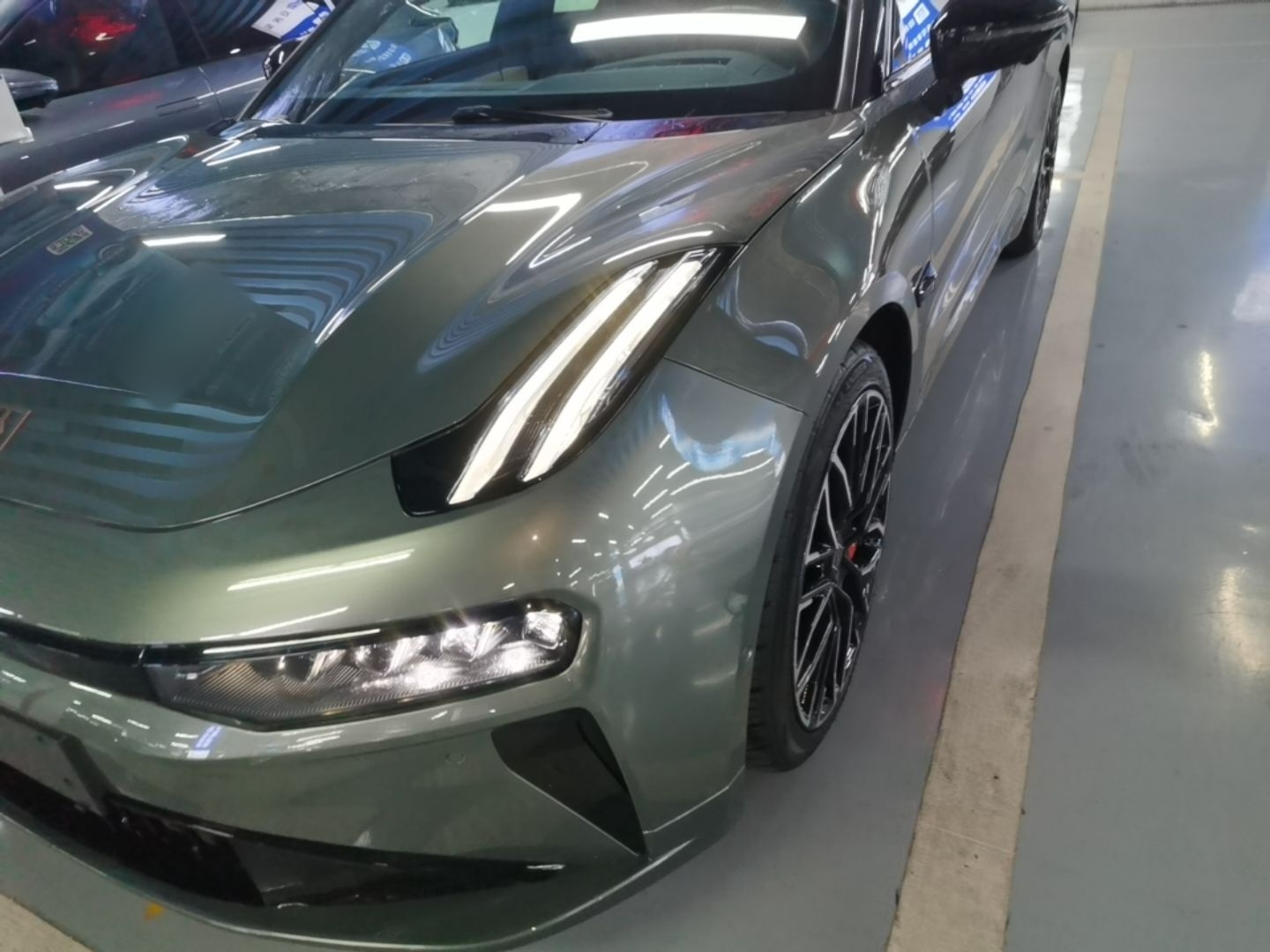 Zeekr 001 2024 YOU Edition 100 kWh All-Wheel Drive — снимка 8