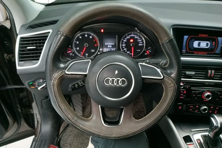 Used Audi Q5 2017 Plus 40 TFSI Ambition Model
