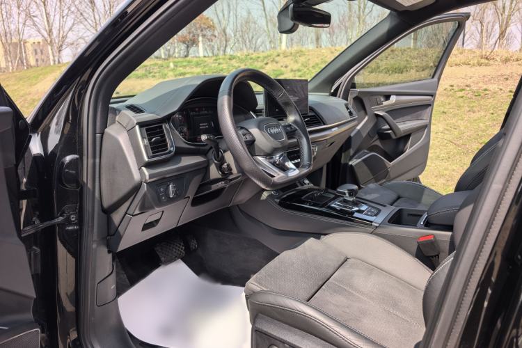 Used Audi Q5L Sportback 2022 Updated 40 TFSI Luxury Edition Interior 1