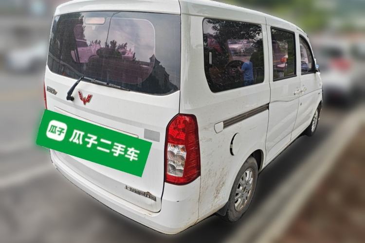Used Wuling Rongguang V 2015 1.5L Standard Version
