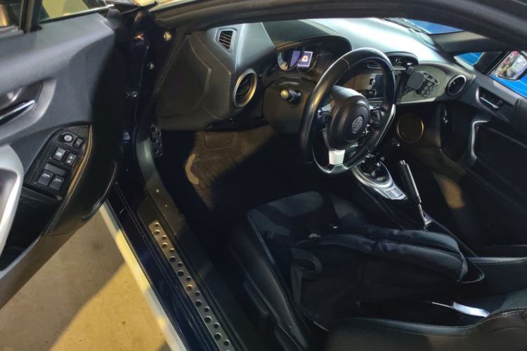 Used Toyota 86 2017 2.0L Manual Luxury Version