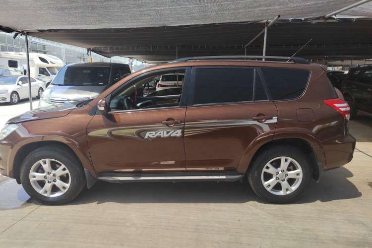 Used Toyota RAV4 2012 Luxurious Edition 2.0L Automatic All-Wheel Drive