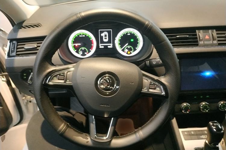 Used Skoda Octavia 2019 TSI230 DSG SmartDrive Luxury Edition China VI
