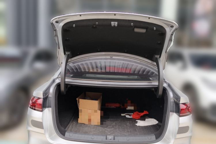 Used BYD Qin L 2025 DM-i Smart Drive 80KM Leading Model
