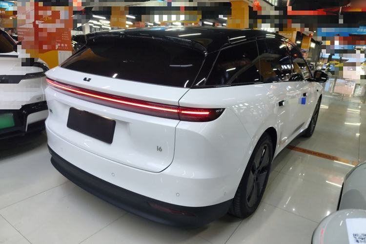 Used Li Auto i6 2025 Model Two-Wheel-Drive Standard Type
