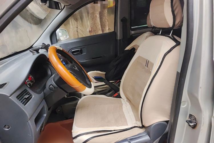 Used Wuling Rongguang V 2015 1.5L Base Version
