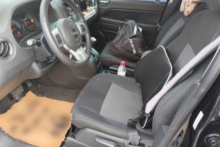 Used Jeep Compass 2014 2.0L two-wheel drive sport version Left Front Seat