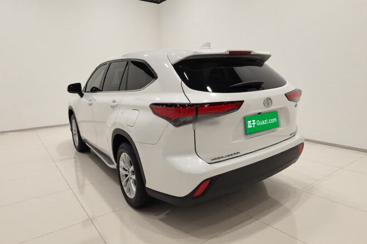 Used Toyota Highlander 2022 Dual-Engine 2.5L 4x4 Elite Edition 7-Seater Exterior 2