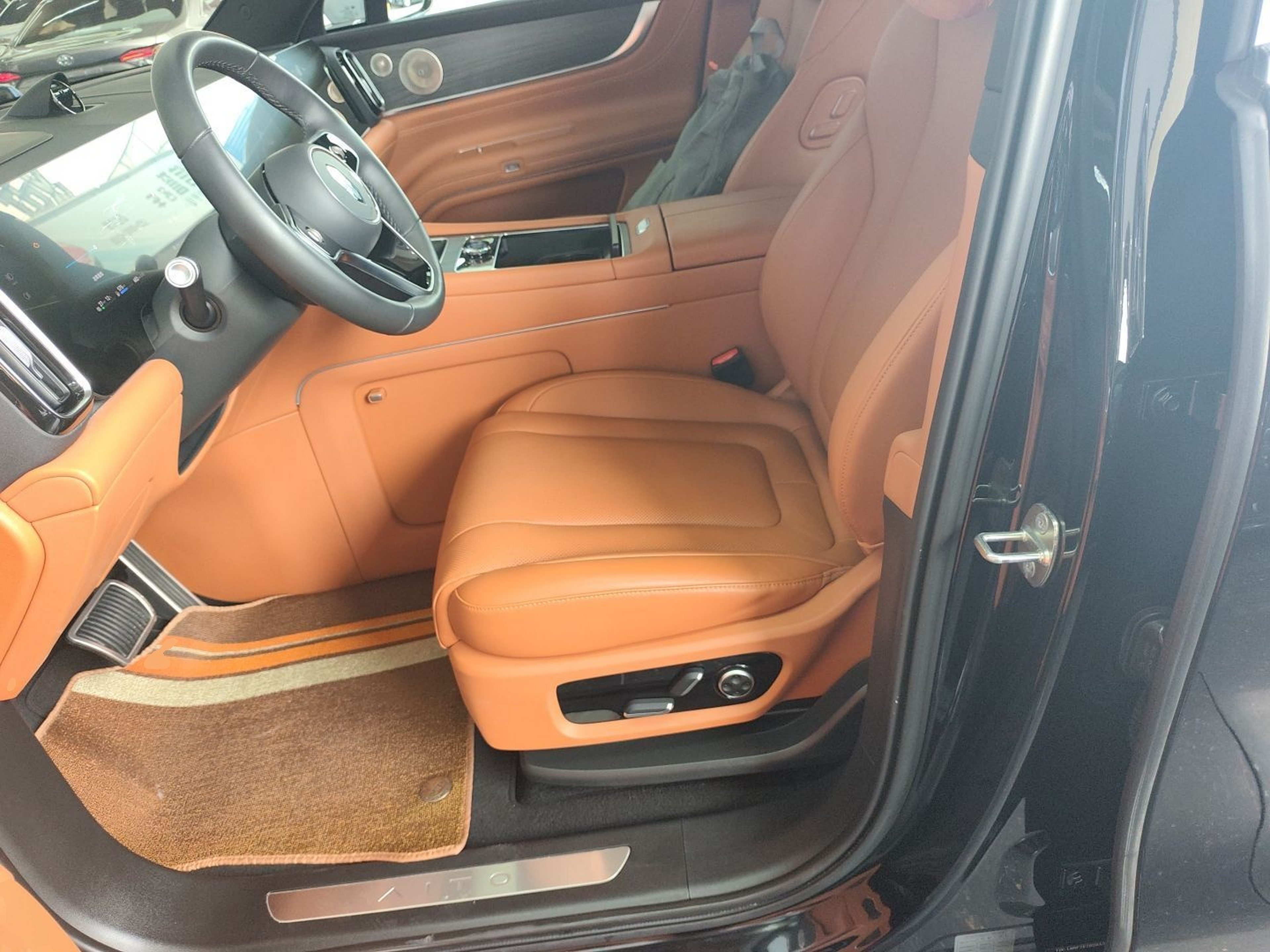 Переднее сиденье в автомобиле