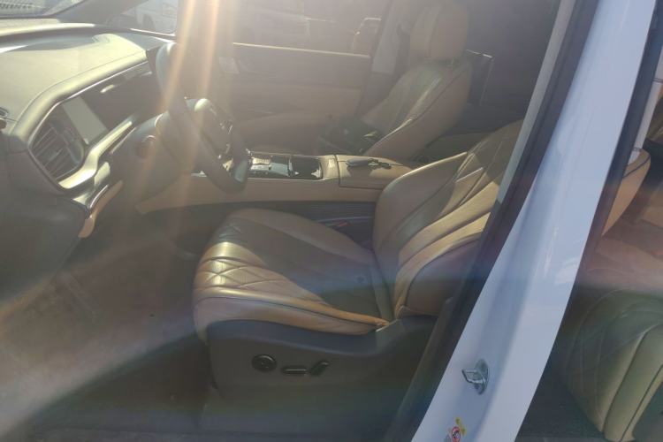 Used Denza D9 2022 DM-i 970 Four-Wheel Drive Prestige Model
