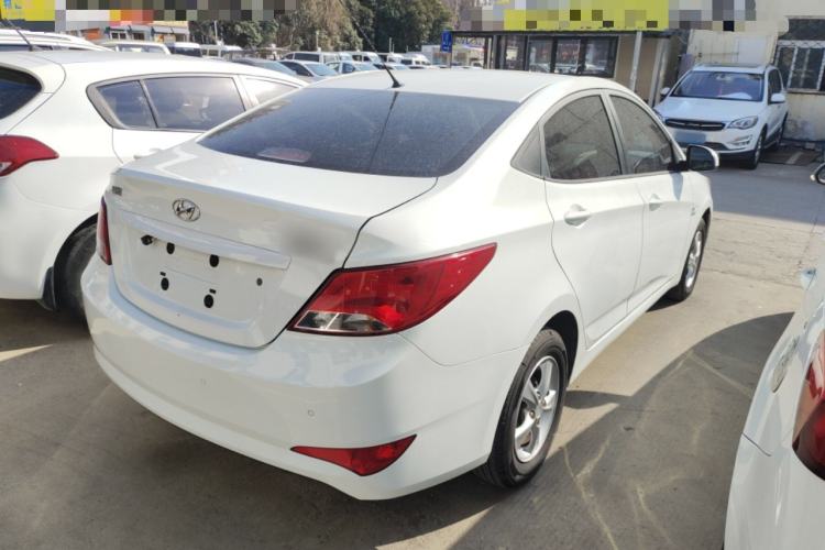 Used Hyundai Verna (older generation) 2016 1.4L Automatic Smart GLS Rear Right 45 Deg