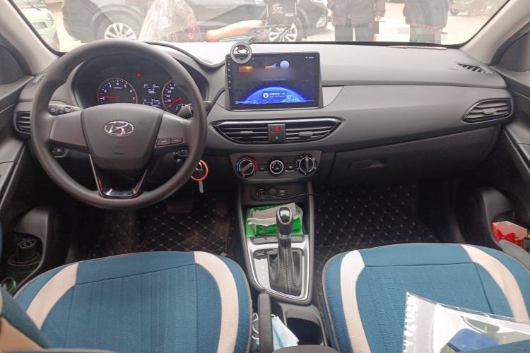 Used Hyundai Celesta 2020 1.6L Automatic GL Enjoyable Edition Center Console