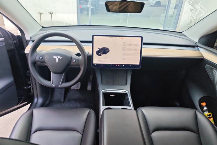 Used Tesla Model Y 2021 Long-Range All-Wheel-Drive Version 3D7 Center Console