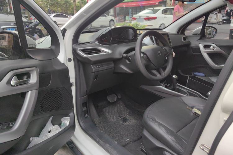 Used Peugeot 2008 2015 1.6THP Automatic Fashion Edition
