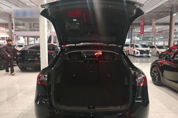 Used Tesla Model Y 2023 Long-Range All-Wheel-Drive Version