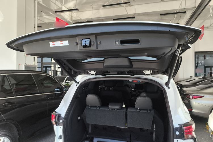 Used Toyota Sienna 2024 2.5L Hybrid Four-Wheel Drive Prestige Edition