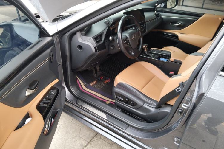 Used Lexus ES 2021 200 Excellence Edition