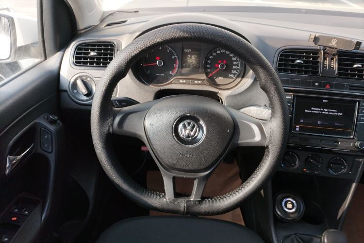 Used Volkswagen Polo 2014 1.4L Manual Fashion Edition Steering Wheel