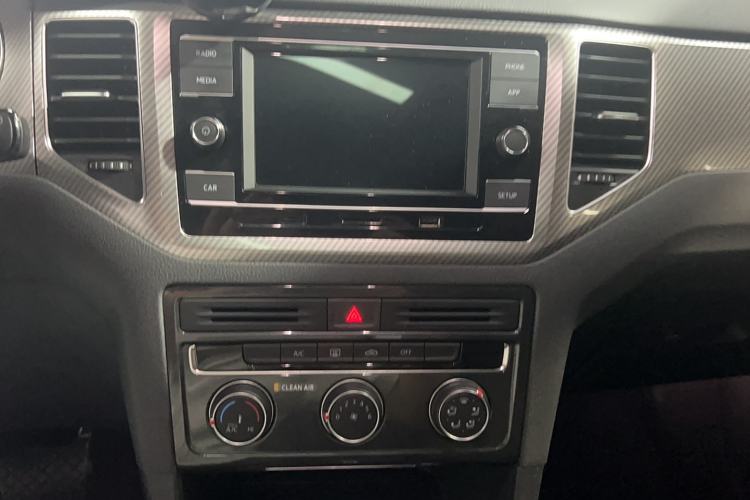 Used Volkswagen Golf Sportsvan 2019 280TSI Automatic Trendy Model China VI Standard Audio And AC Panel