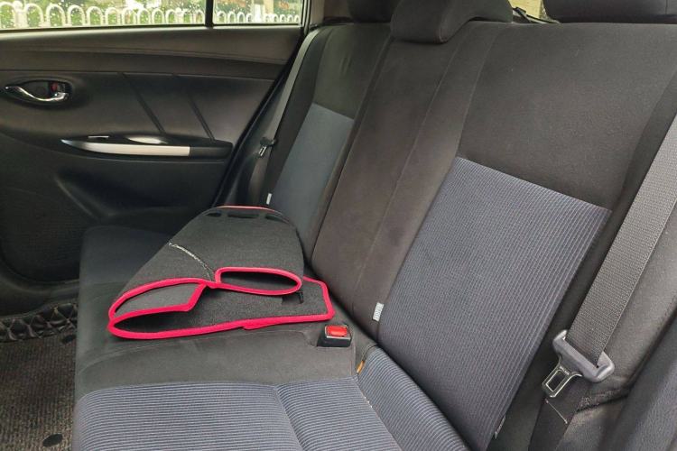 Used Toyota YARiS L Zhi Xuan 2015 1.5E Automatic Charm Edition
