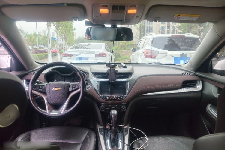 Used Chevrolet Malibu 2018 530T Automatic Luxury Edition Center Console