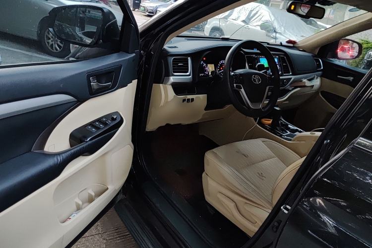 Used Toyota Highlander 2018 2.0T Two-Wheel Drive Elite Version 5 Seats China VI Standard
