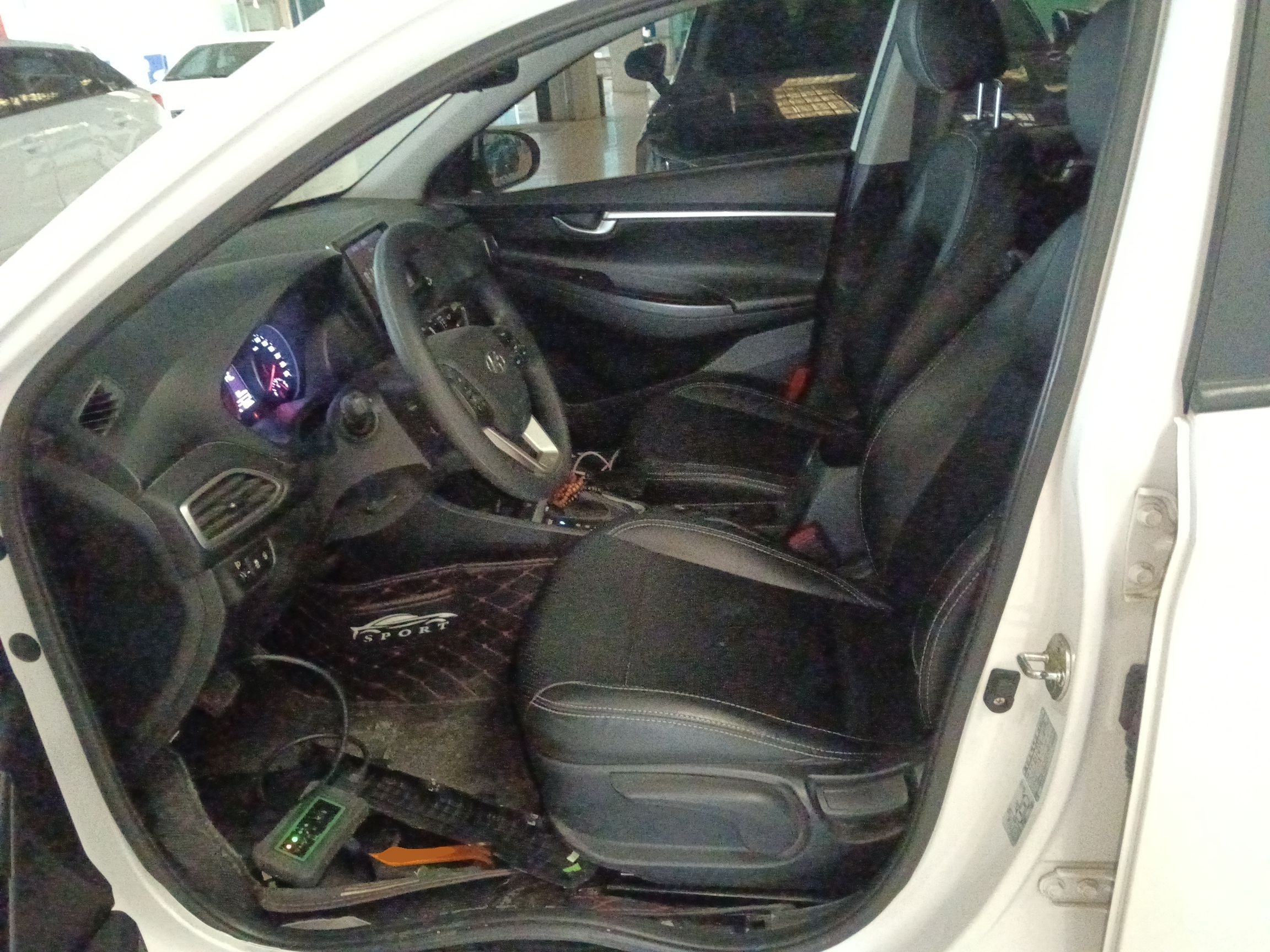 Переднее сиденье в автомобиле