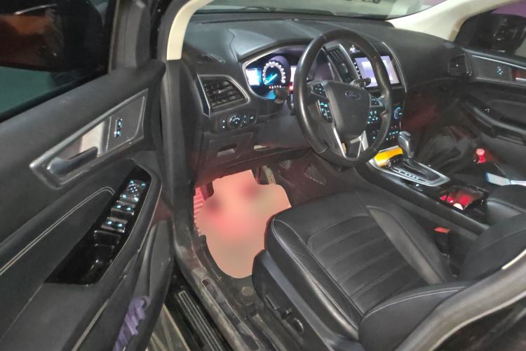 Used Ford Edge 2015 2.0T GTDi Two-Wheel-Drive High-Line Version