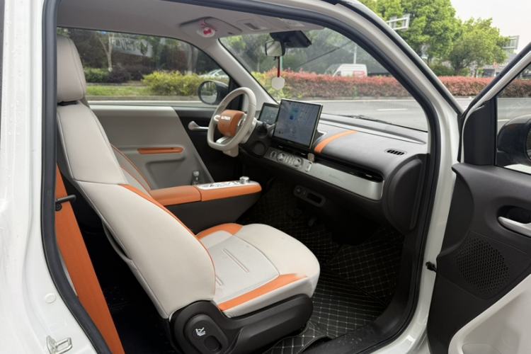 Used CHANGAN NEVO Lumin 2024 301km Orange Wind Edition Interior 3