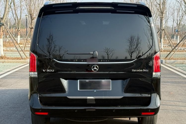 Used Mercedes-Benz V-Class 2024 V 300 Pilot Edition
