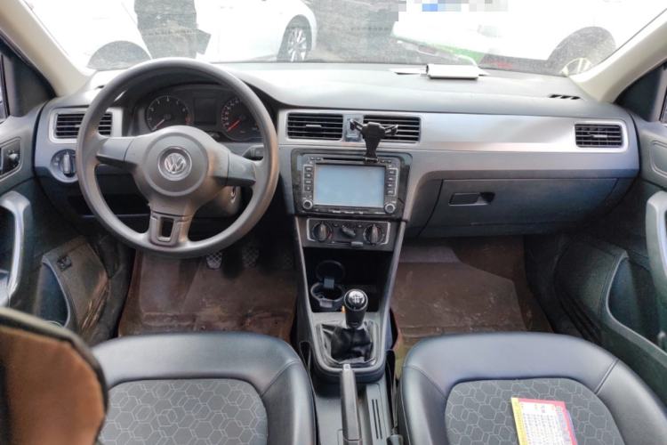 Used Volkswagen Santana 2015 1.6L Manual Comfort Edition Center Console