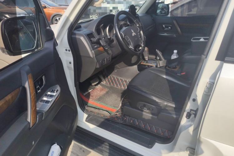 Used Mitsubishi Pajero 2019 3.0L Automatic Standard Edition
