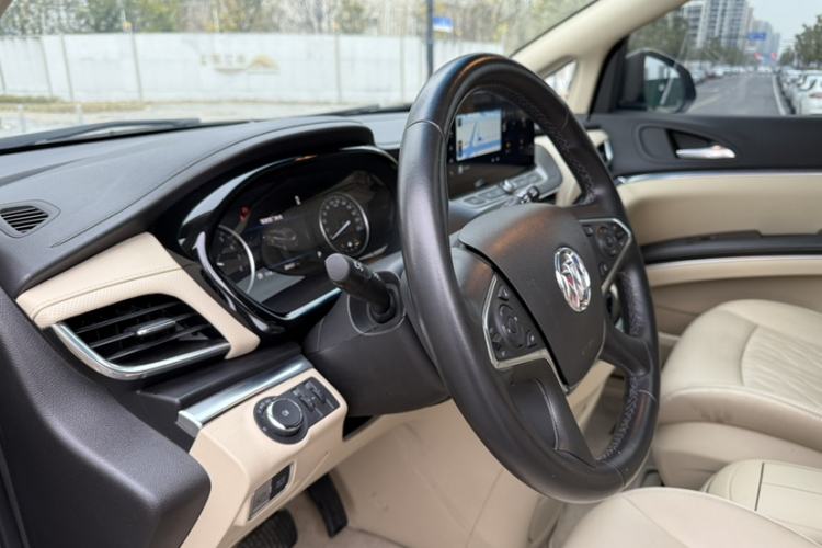 Used Buick GL8 2023 Facelifted Land Cruiser Executive Luxury Version
