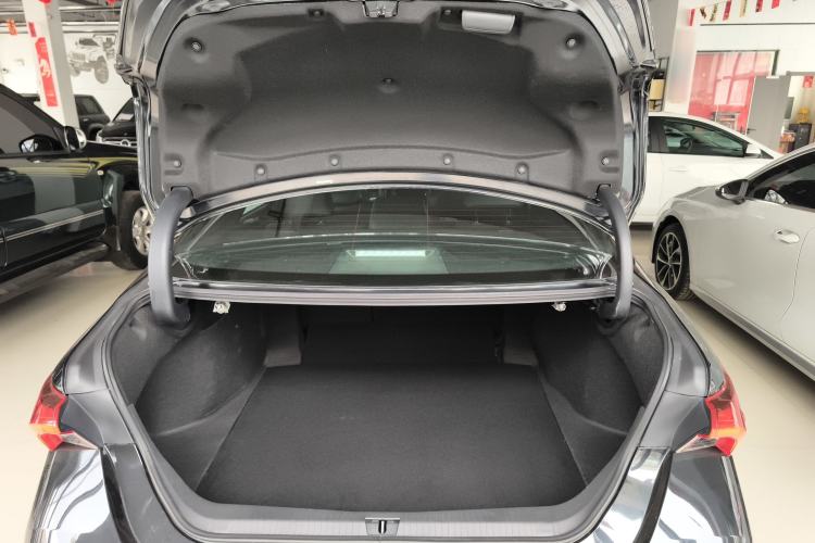 Used Toyota Avalon 2021 2.5L Luxury Edition Trunk