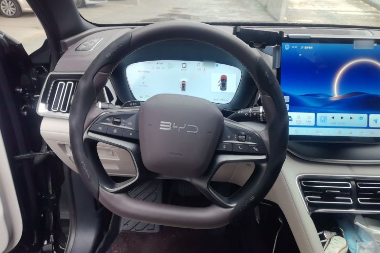 Used BYD Song PLUS New Energy 2025 EV Intelligent Driving Version 520km Premium Model Steering Wheel