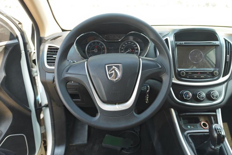 Used Baojun 560 2015 1.8L manual Comfort trim level
