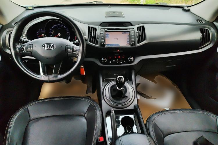 Used Kia Sportage R 2012 2.0L Manual Two-Wheel Drive GLS Center Console