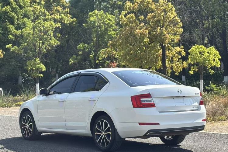 Used Skoda Octavia 2016 TSI280 DSG Smart Drive Edition Exterior 8