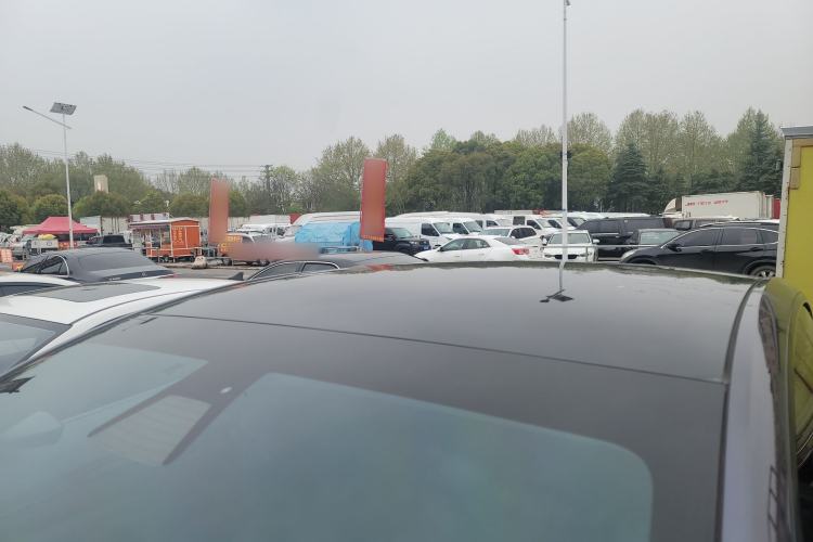 Used Tesla Model Y 2022 Rear-Wheel-Drive Version Roof