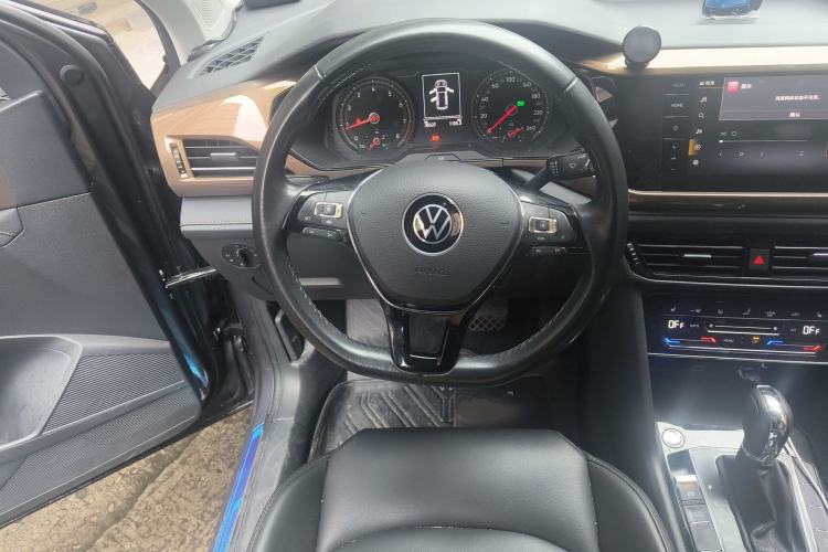 Used Volkswagen Tharu 2021 280TSI Two-Wheel-Drive Luxury Edition
