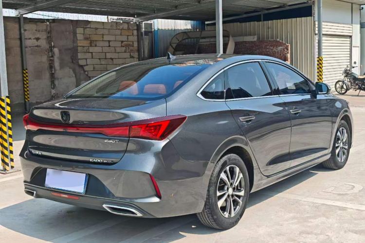 Used CHANGAN Eado 2023 Changan Edition PLUS Blue Whale NE 1.4T GDI DCT Prestige Version Exterior 4