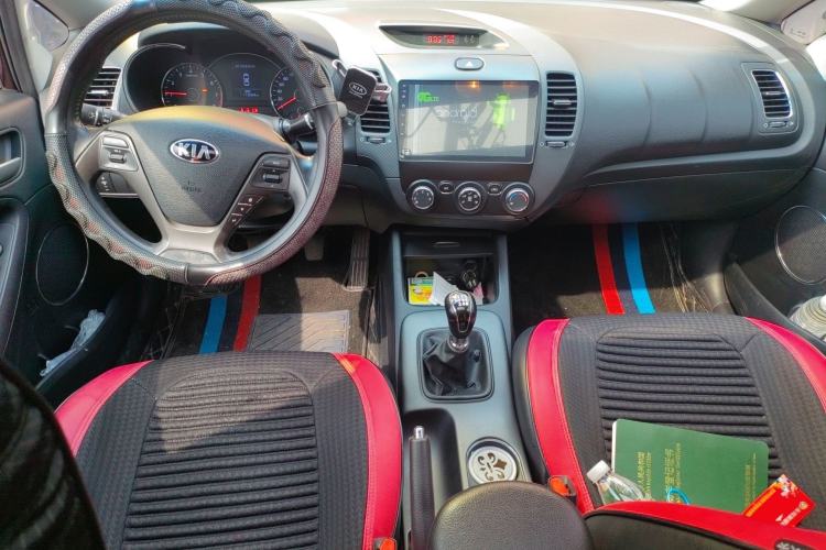 Used Kia K3 2013 1.6L Manual GLS Center Console