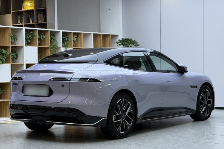 Used Avatr 06 2025 Pro Range-Extended Edition Exterior 4