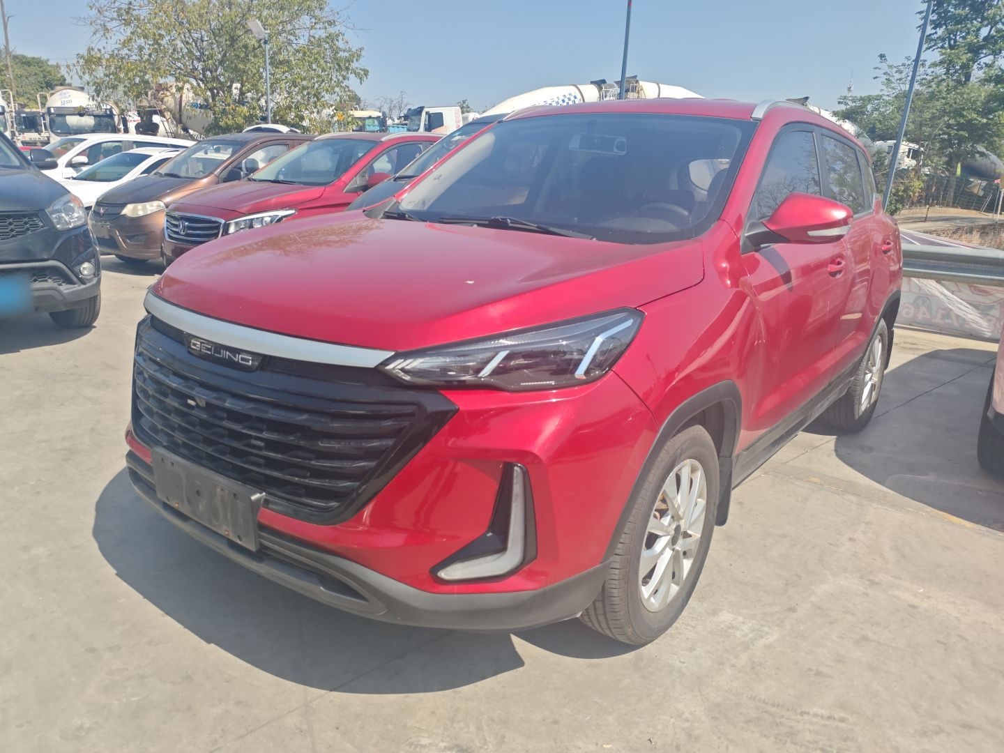 تحت مقدمة السيارة