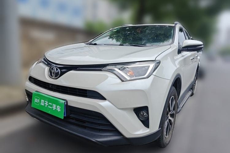Used Toyota RAV4 2016 2.0L CVT Two-Wheel Drive Fashion Edition China V Standard