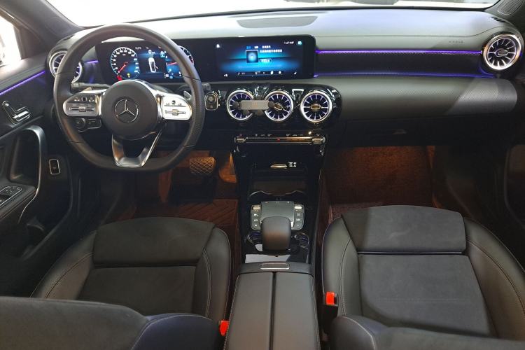 Used Mercedes-Benz A-Class 2022 Revised Version A 200 L Sport Sedan Fashionable Style
